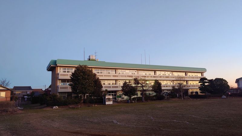 ロケ地として使える旧石出小学校の校舎外観